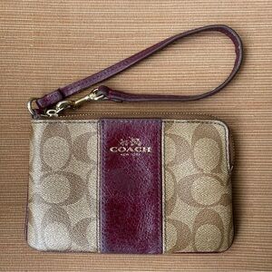 Coach Y2K Vintage Wristlet!